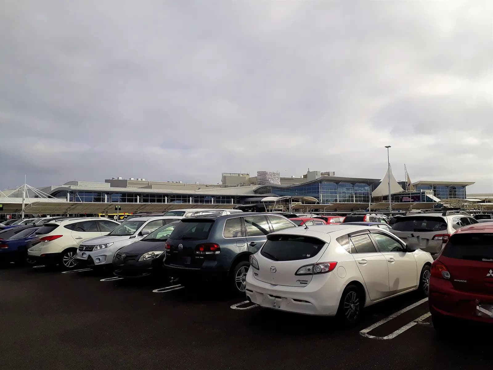 Auckland Airport international terminal and parking lot