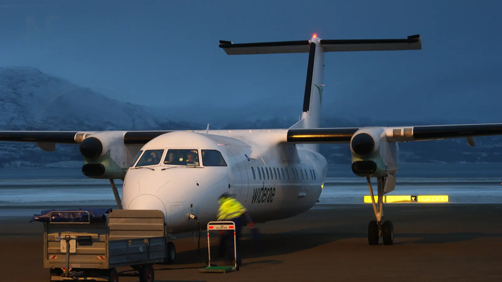 Alta Airport, Finnmark, Norway. Widerøe Bombardier Dash-8 311 incoming from Tromsø, bound for Lakselv.