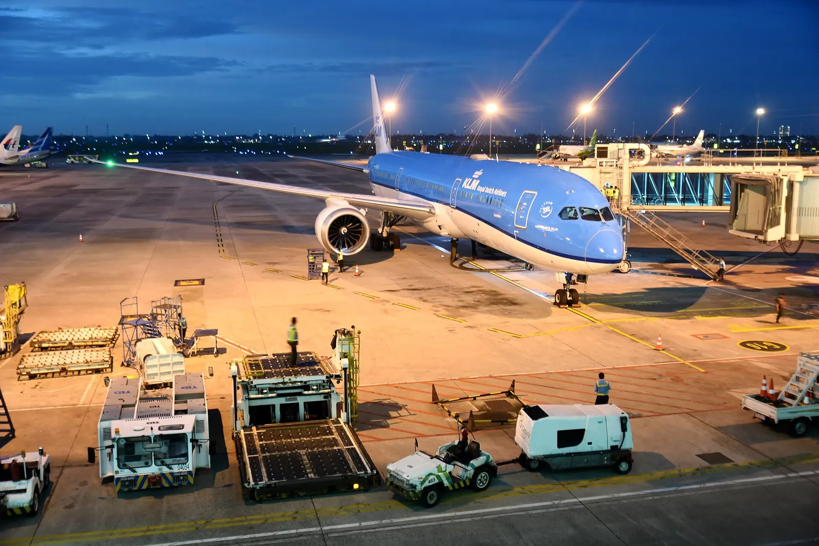 KLM Boeing 787-9 PH-BHI Lavendel / Lavender pauses at Terminal 3, Soekarno–Hatta International Airport (CGK/WIII) near Jakarta, Indonesia, between arriving from Amsterdam Airport Schiphol (AMS/EHAM), Netherlands, and Kuala Lumpur International Airport (KUL/WMKK), Malaysia, as KL809, and departing fo