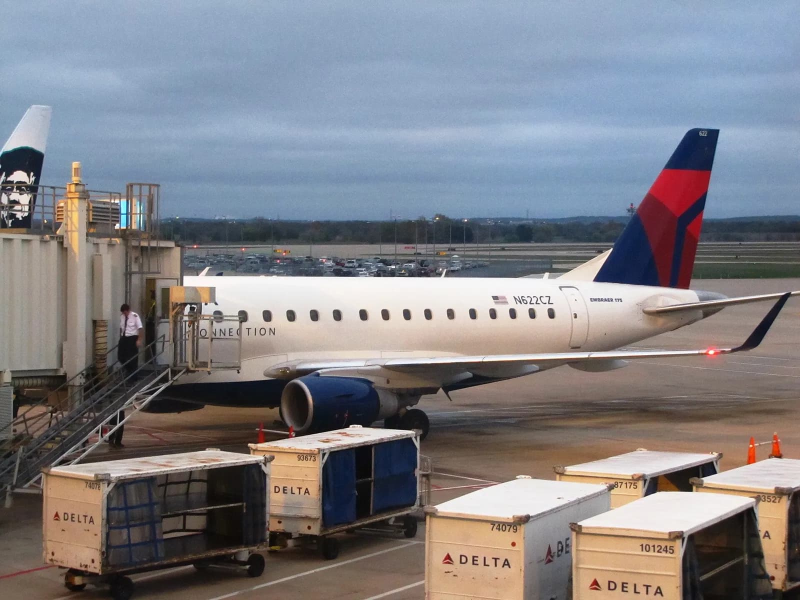 Compass Airlines Embraer 175 Austin-Bergstrom International Airport