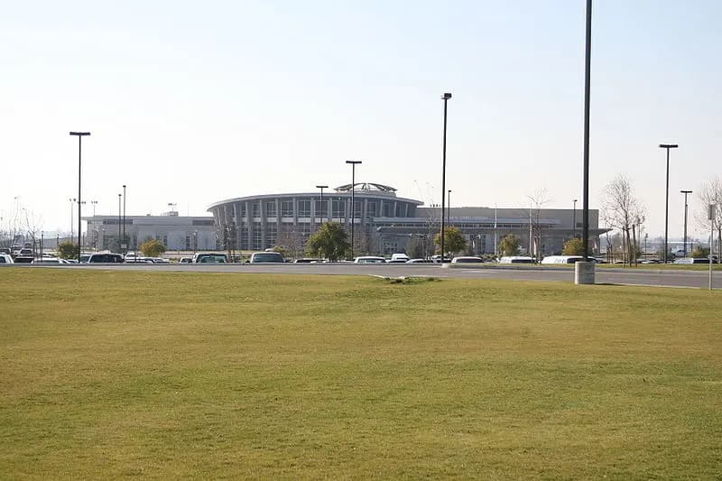 Exterior of the William M. Thomas Terminal at Meadows Field Airport