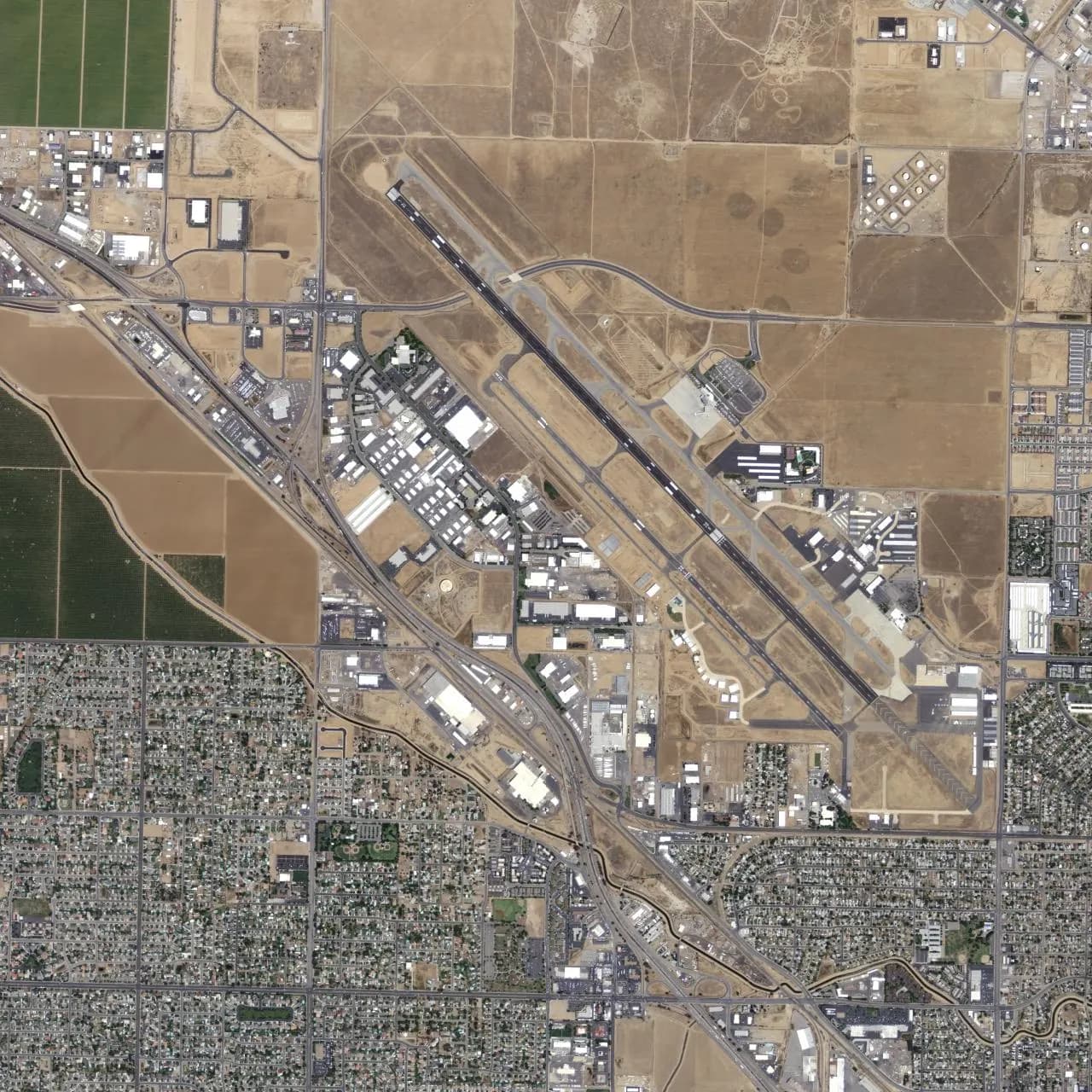 2006 USGS orthophoto of Meadows Field Airport in Bakersfield, California