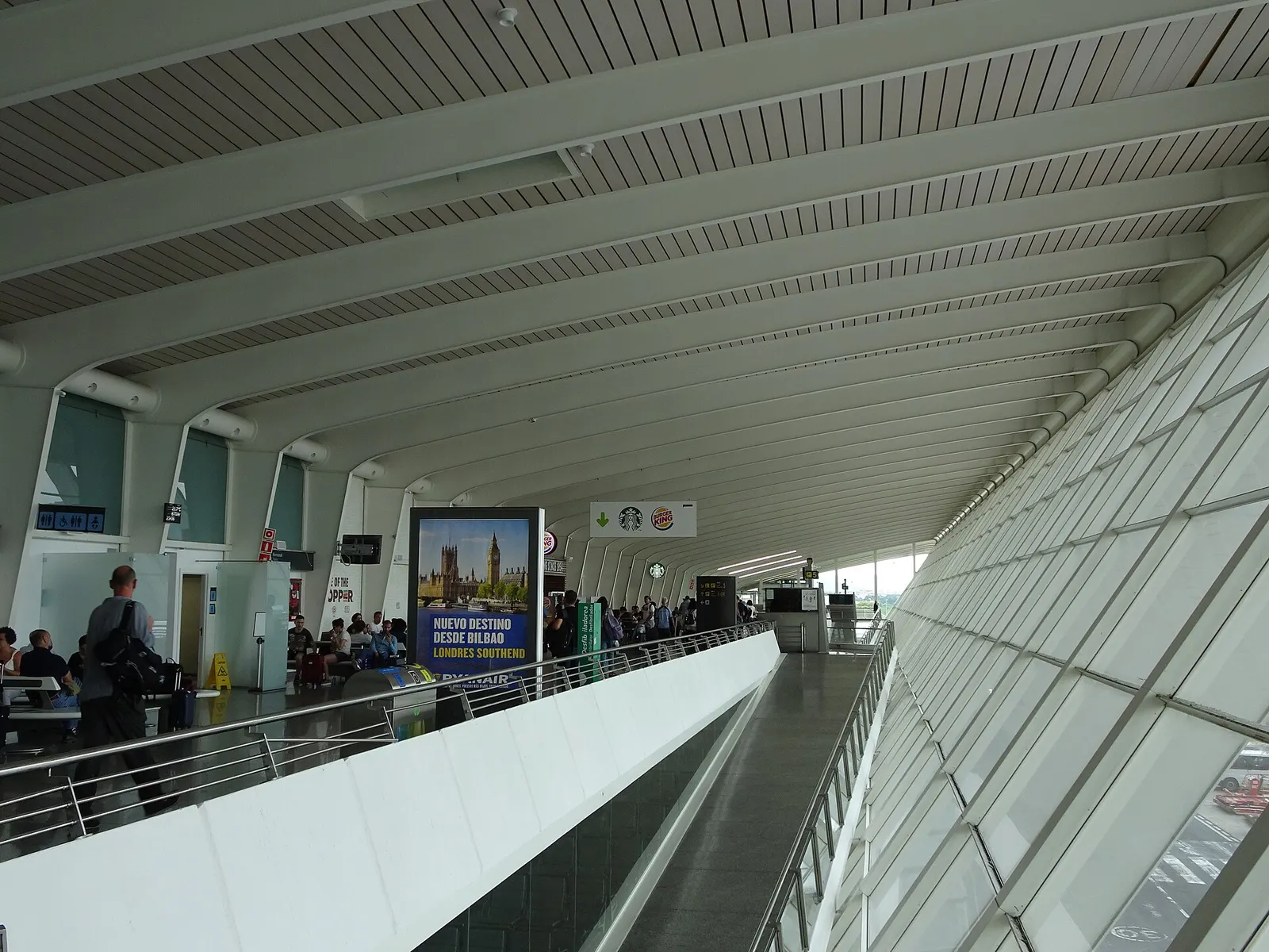 Bilbao Airport terminal and airside context