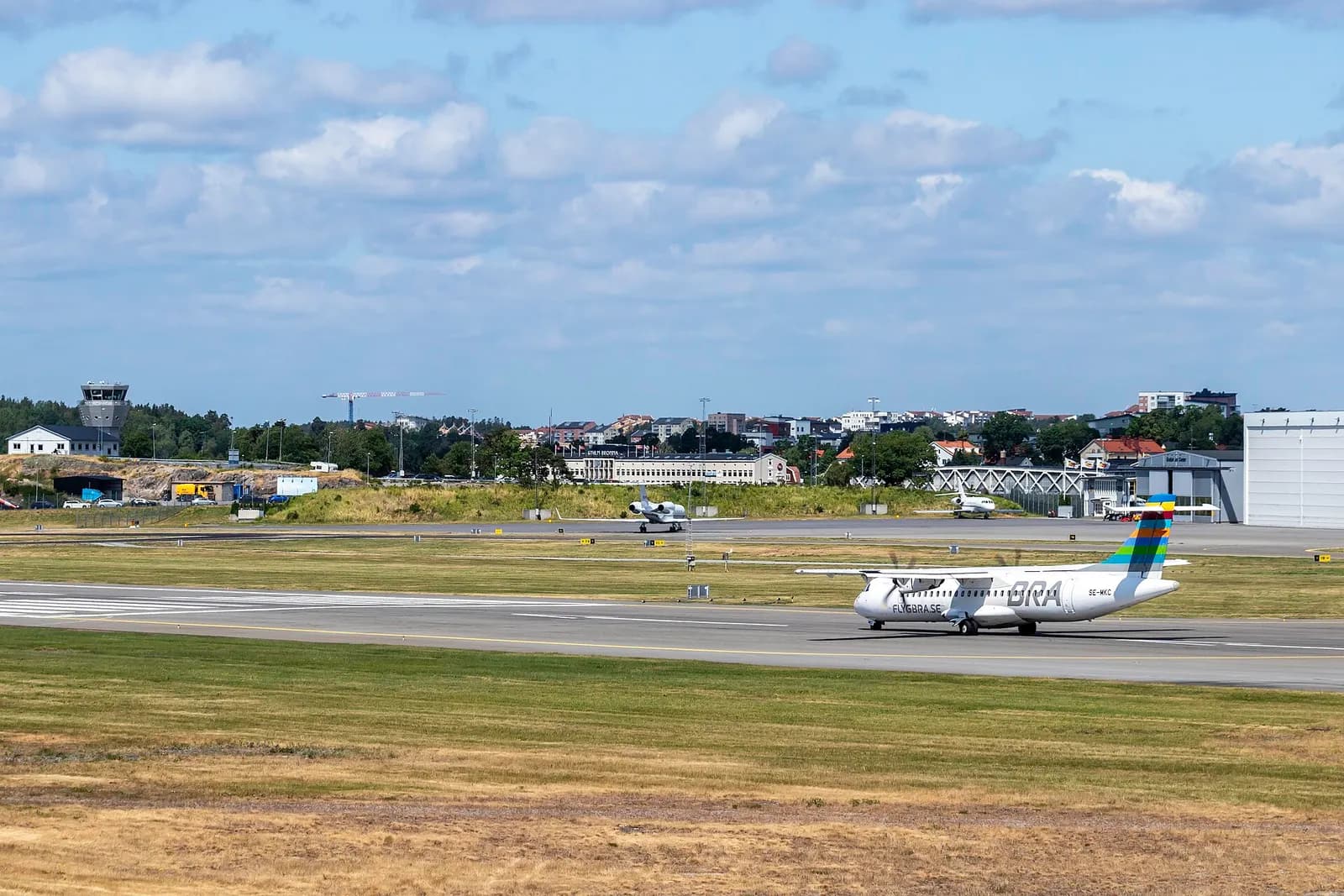 ATR 72 de BRA engalando do aeroporto de Bromma.