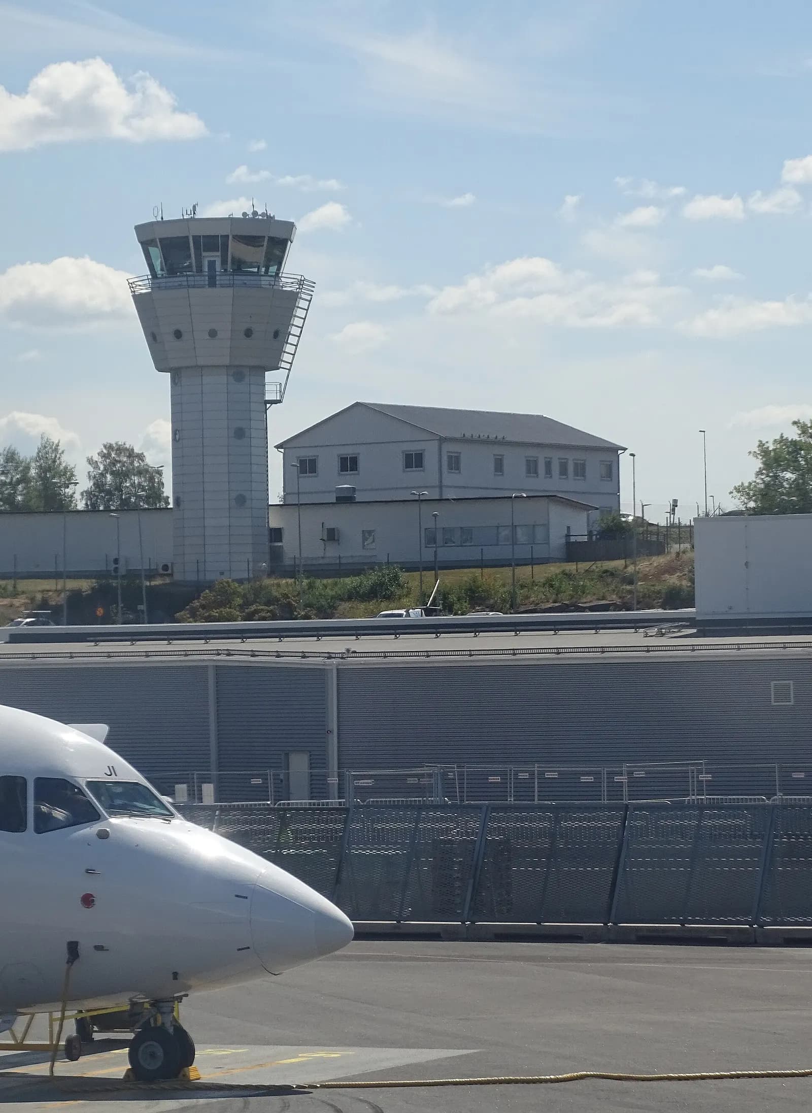 Verkeerstoren op de luchthaven Stockholm-Bromma .