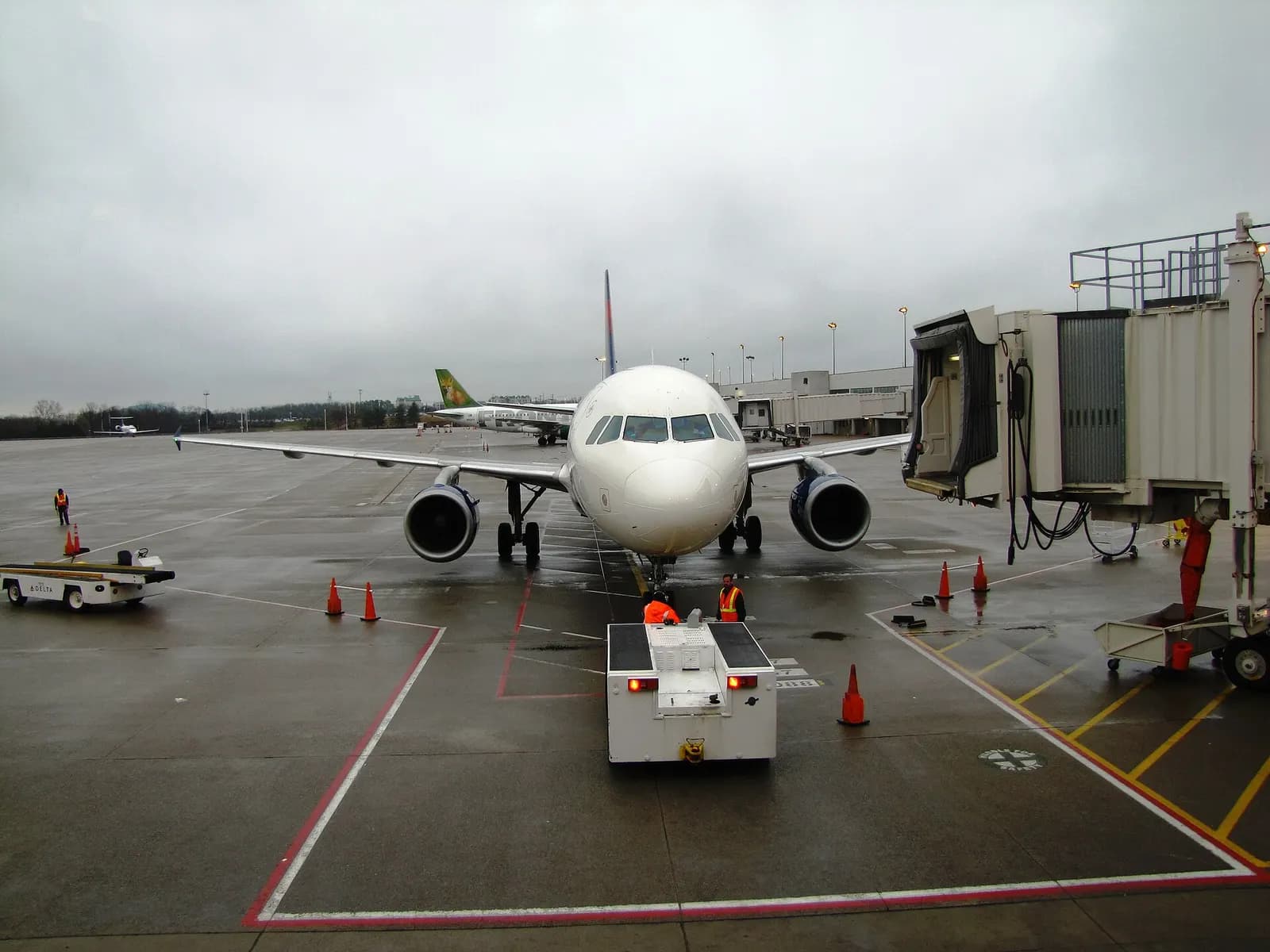 Delta Air Lines Airbus A320-200 Nashville International Airport
