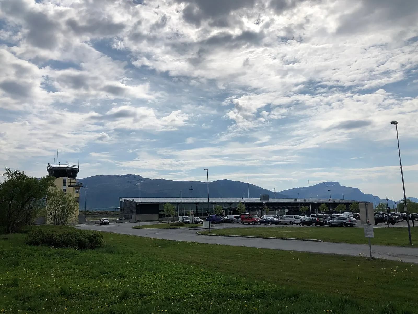 Brønnøysund Airport terminal and apron overview in 2019