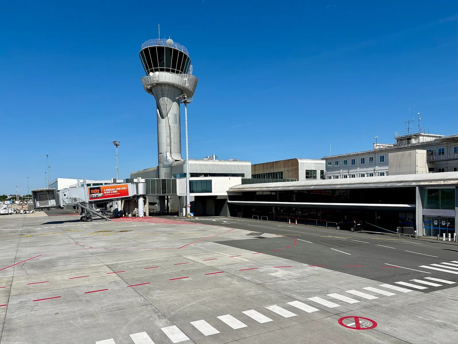 Philippe Starck control tower at Bordeaux-Mérignac Airport (LFBD)