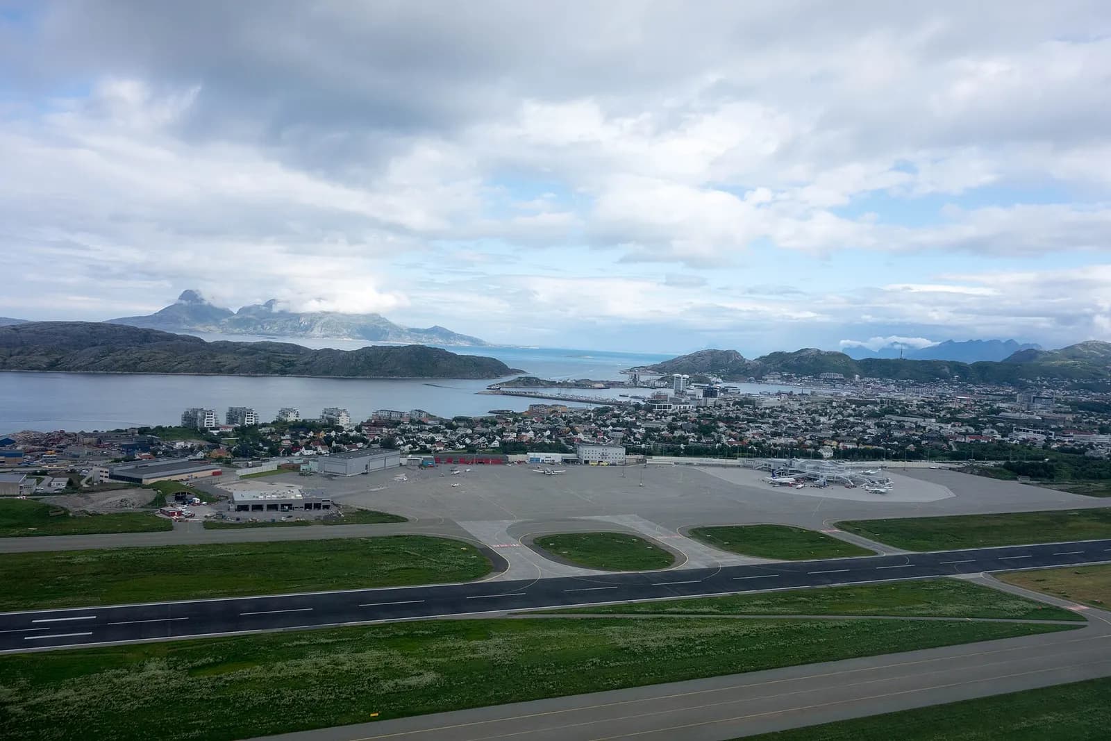 Another summer angle on Bodø Airport’s compact passenger terminal.