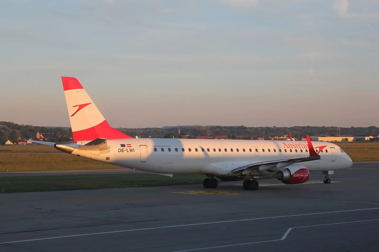 OE-LWI, c/n 500, Euroairport Basel-Mulhouse-Freiburg