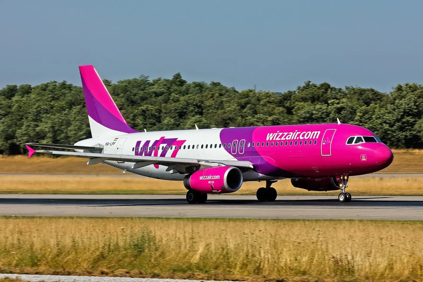 HA-LPF , c/n 1834 , Euroairport Basel-Mulhouse-Freiburg