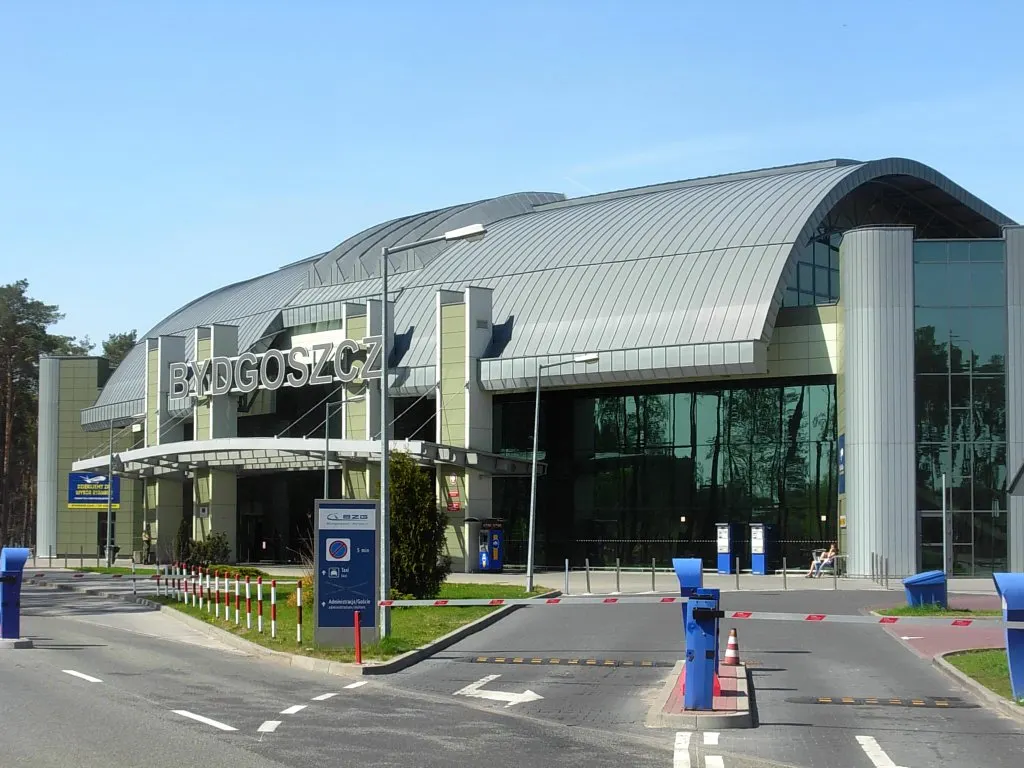 Bydgoszcz Airport terminal building and access road