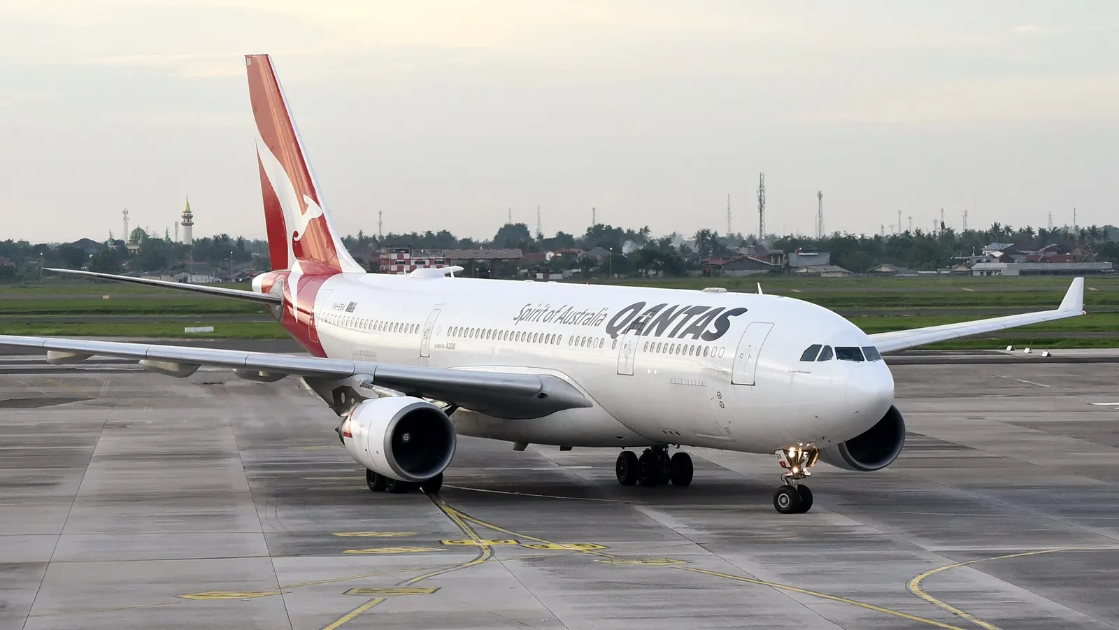 Qantas Airbus A330-201 VH-EBA Cradle Mountain taxiing towards Terminal 3, Soekarno–Hatta International Airport (CGK/WIII) near Jakarta, Indonesia, on arrival from Sydney Airport (SYD/YSSY), Australia, as QF41