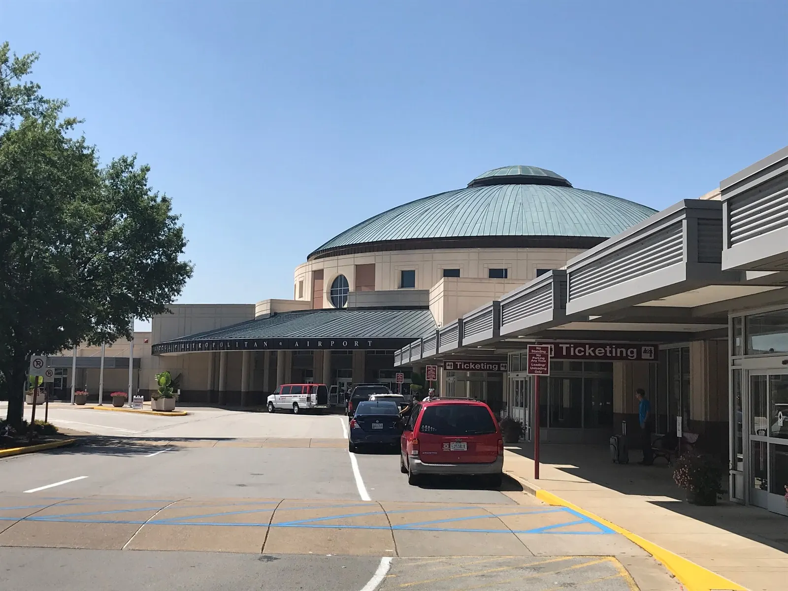 Landside entrance of Chattanooga Metropolitan Airport seen from the car park