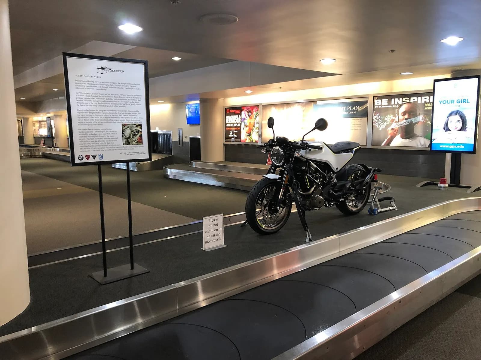 Baggage claim hall at Chattanooga Metropolitan Airport in August 2019