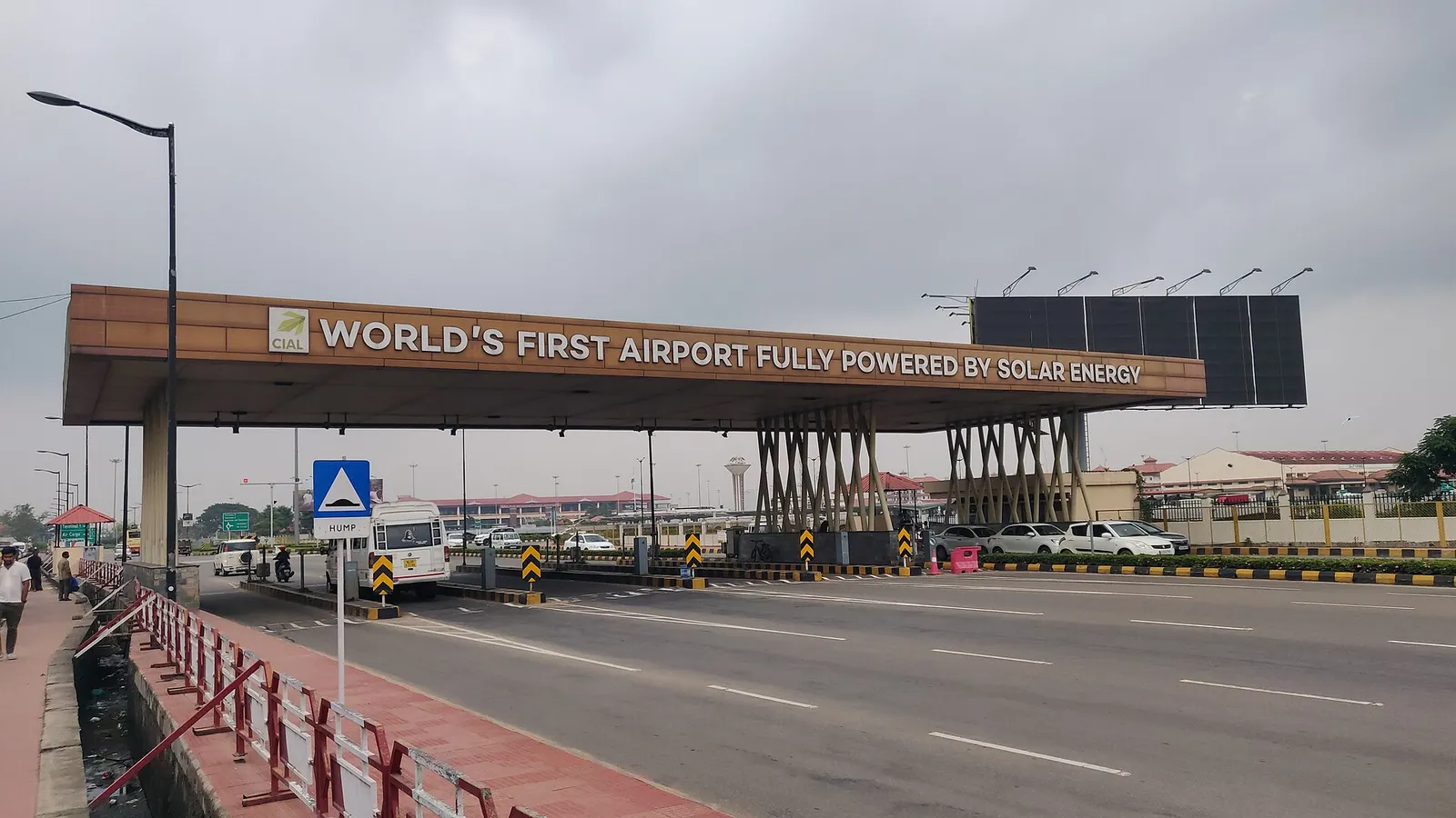 CIAL approach gateway proclaiming world’s first fully solar-powered airport