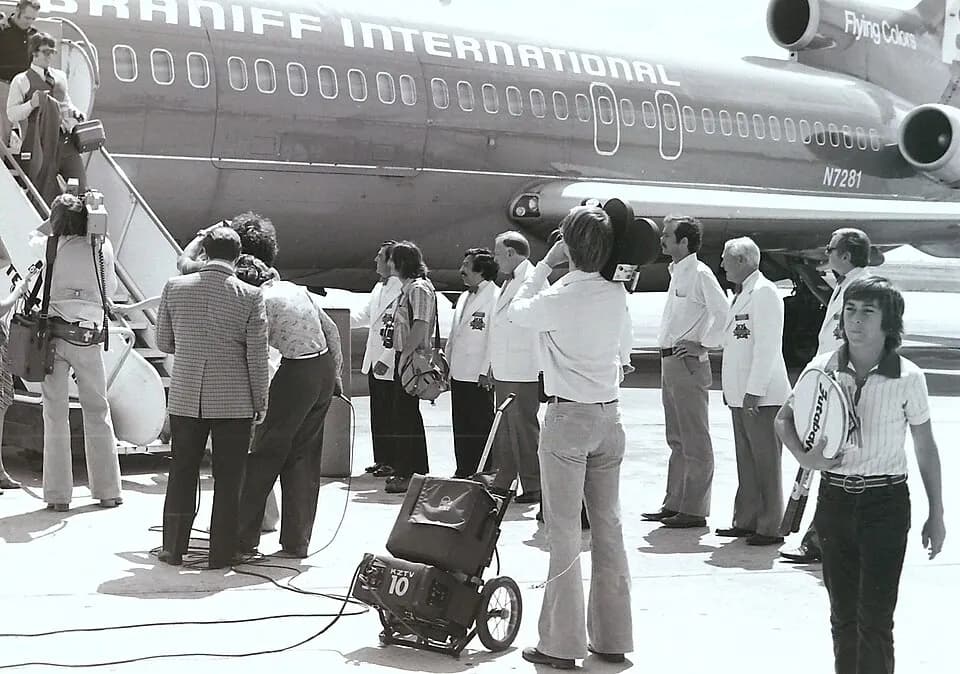 1976 Braniff International Boeing 727-200 N7281 Flying Colors on the Corpus Christi ramp with airstairs