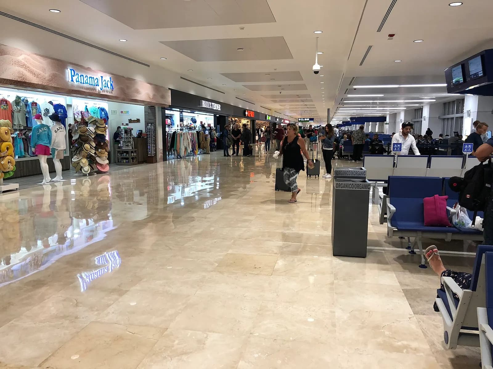 Terminal 4 of Cancún International Airport.