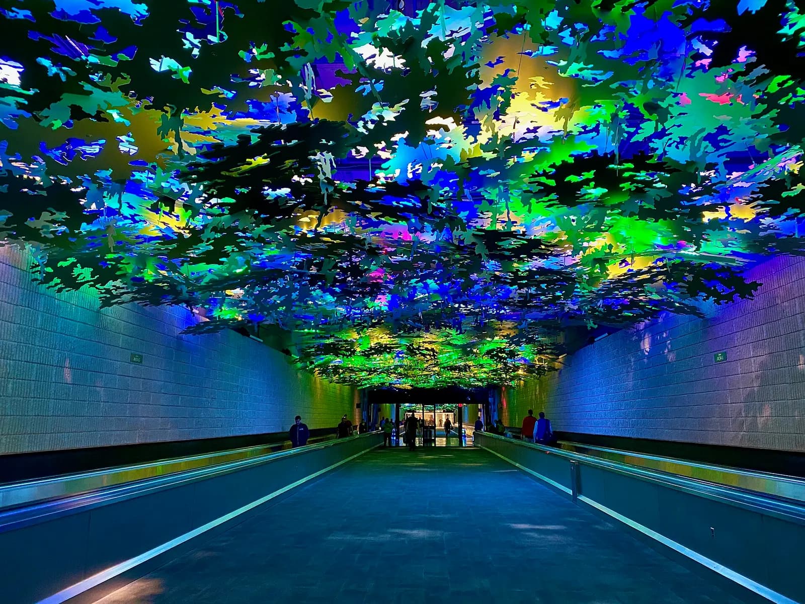 A hallway connecting Concourse A to Concourse B at Hartsfield–Jackson Atlanta International Airport