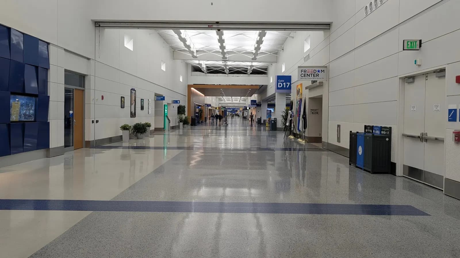 A photo taken of Evans Terminal at Detroit Metropolitan Wayne County Airport by an employee at a particularly slow time.