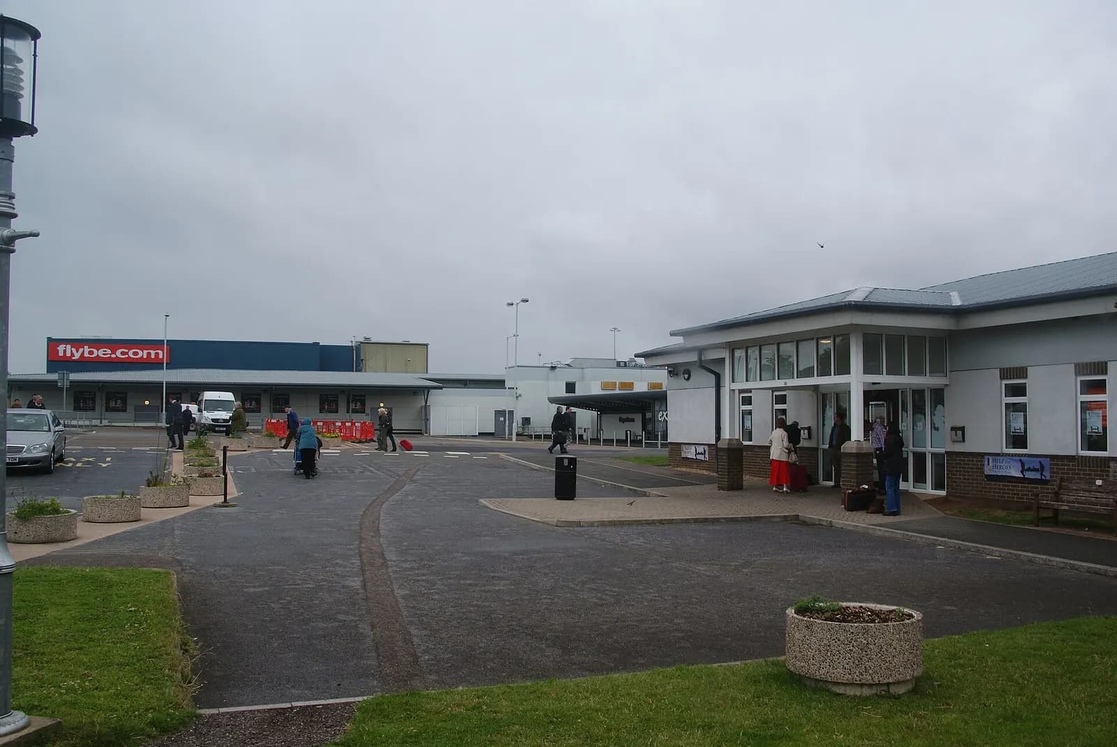 Exeter International Airport: Arrivals
