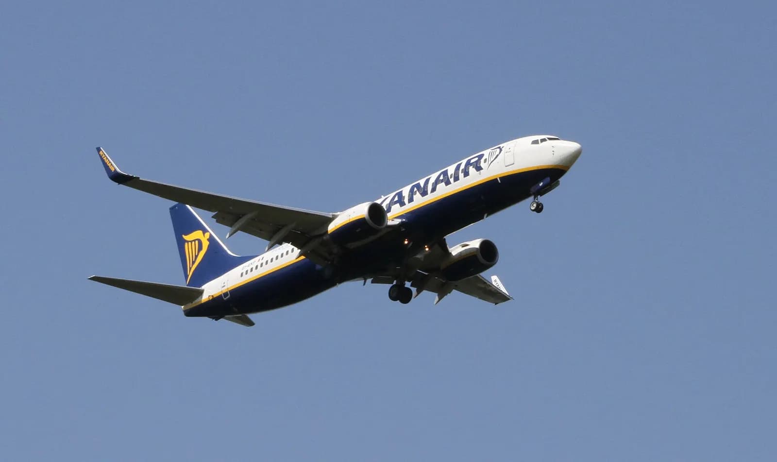 Boeing 737 von Ryanair beim Karlsruhe/Baden-Baden Airport