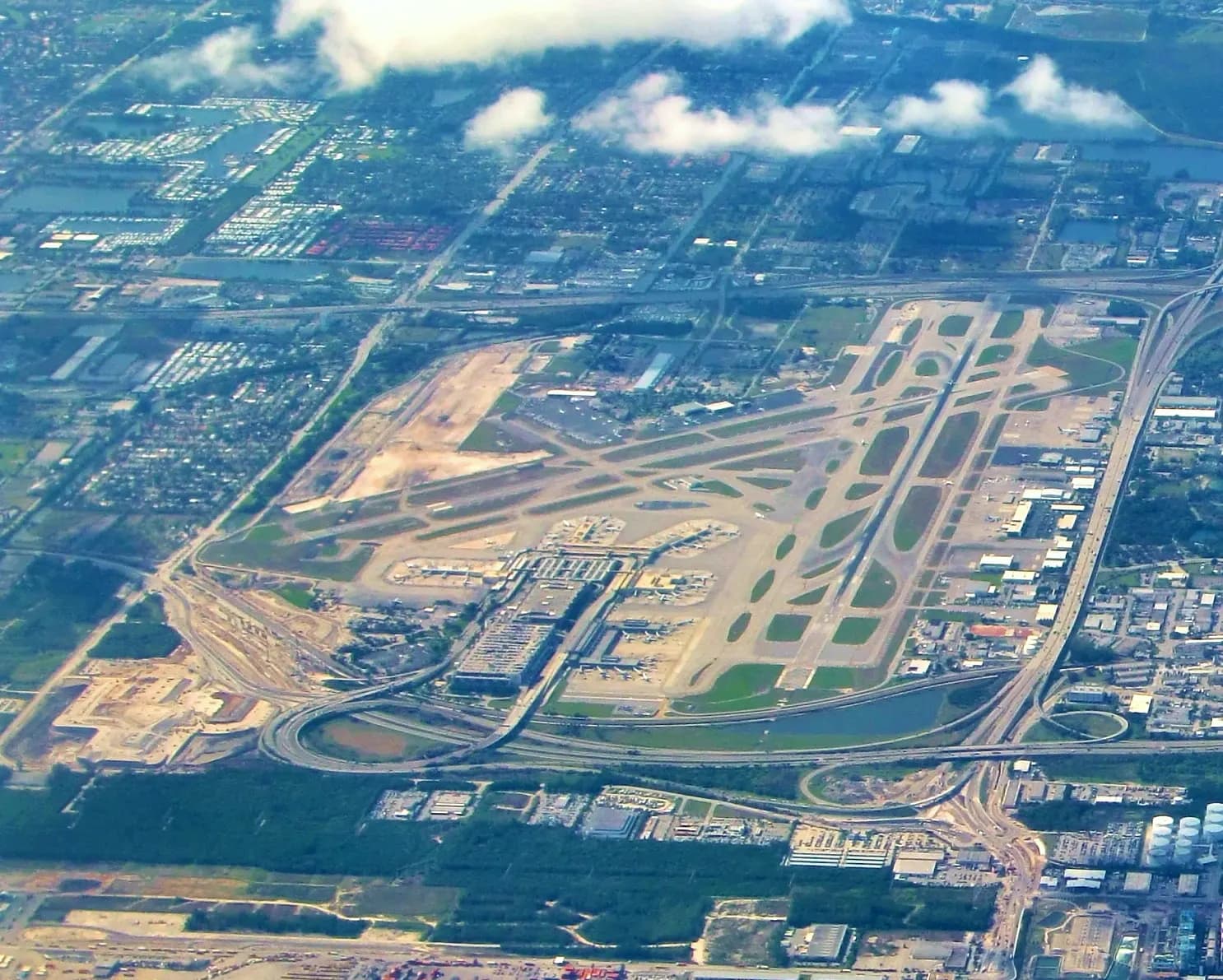 Luftaufnahme des Flughafens Fort Lauderdale-Hollywood International Airport