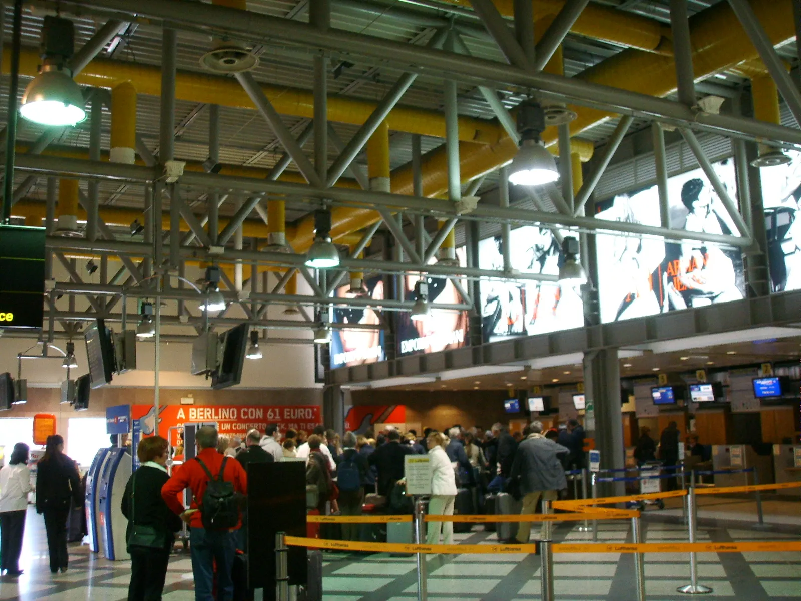 Florence Airport check-in desks