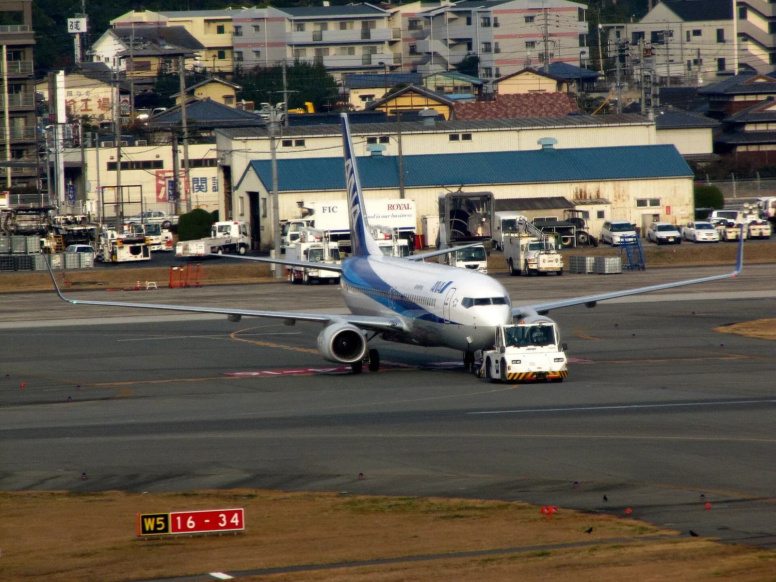 Air Nippon Boeing 737-800 Fukuoka Airport