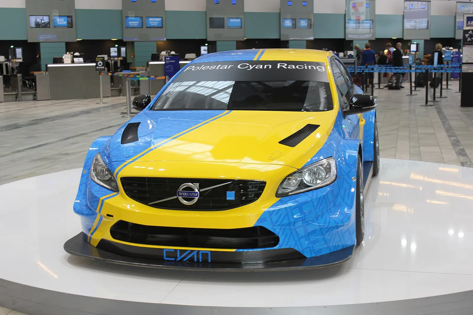 Göteborg-Landvetter airport - Volvo S60 Polestar