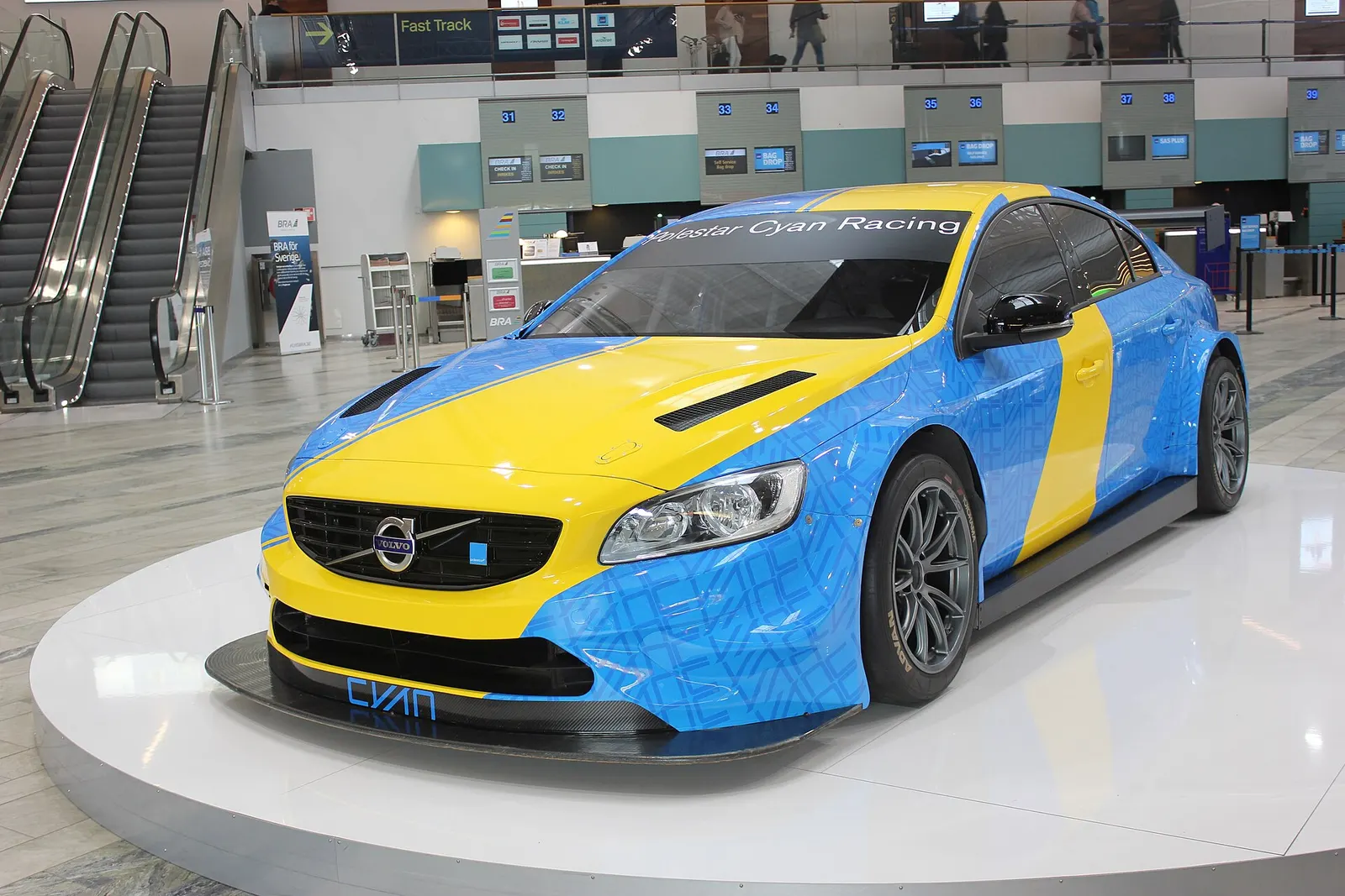 Göteborg-Landvetter airport - Volvo S60 Polestar