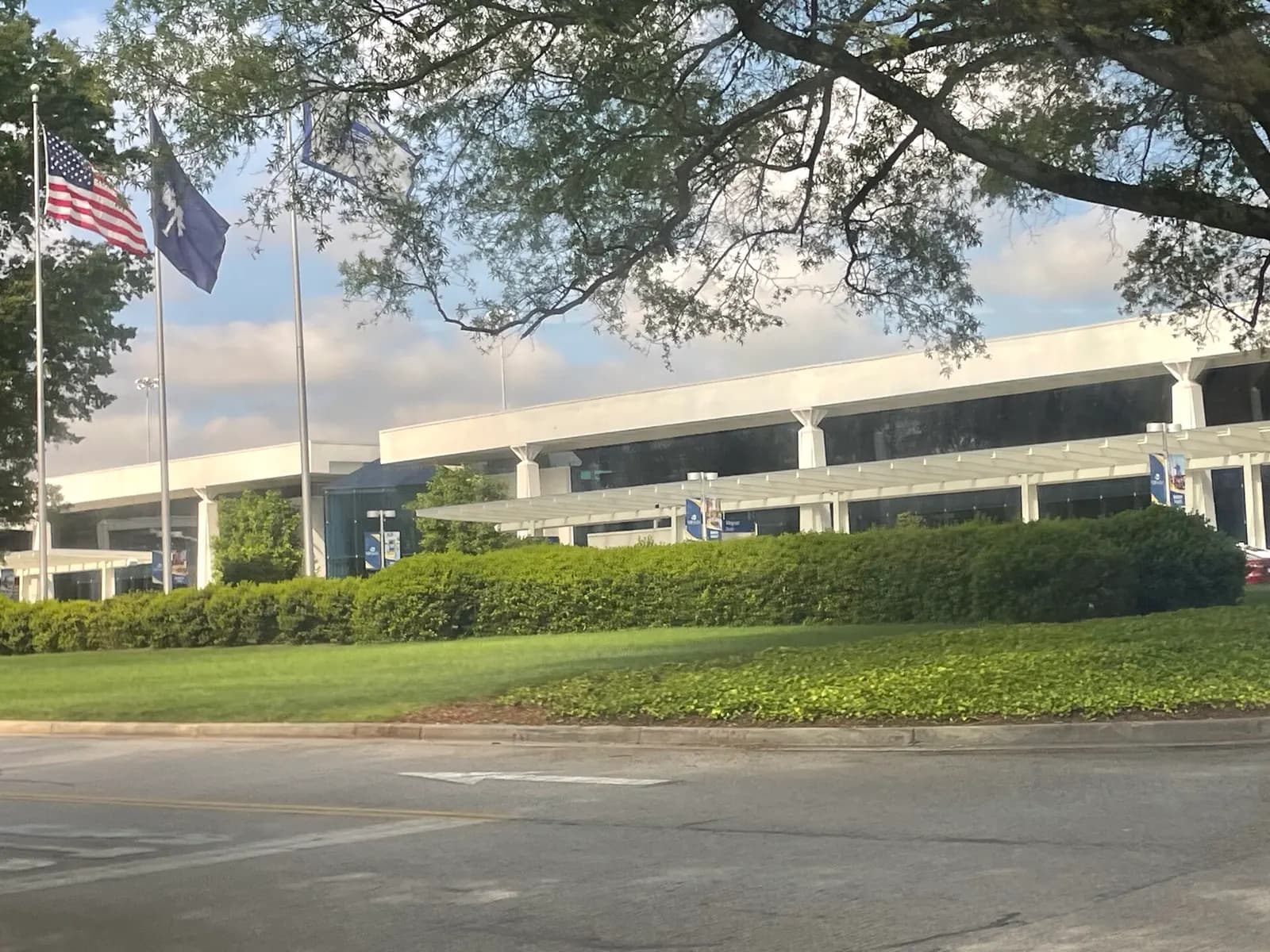 Front facade of Greenville-Spartanburg International Airport