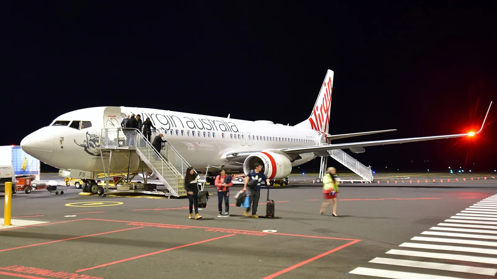 Virgin Australia Boeing 737-8FE VH-YFS Sellicks Beach at Hobart Airport , Tasmania