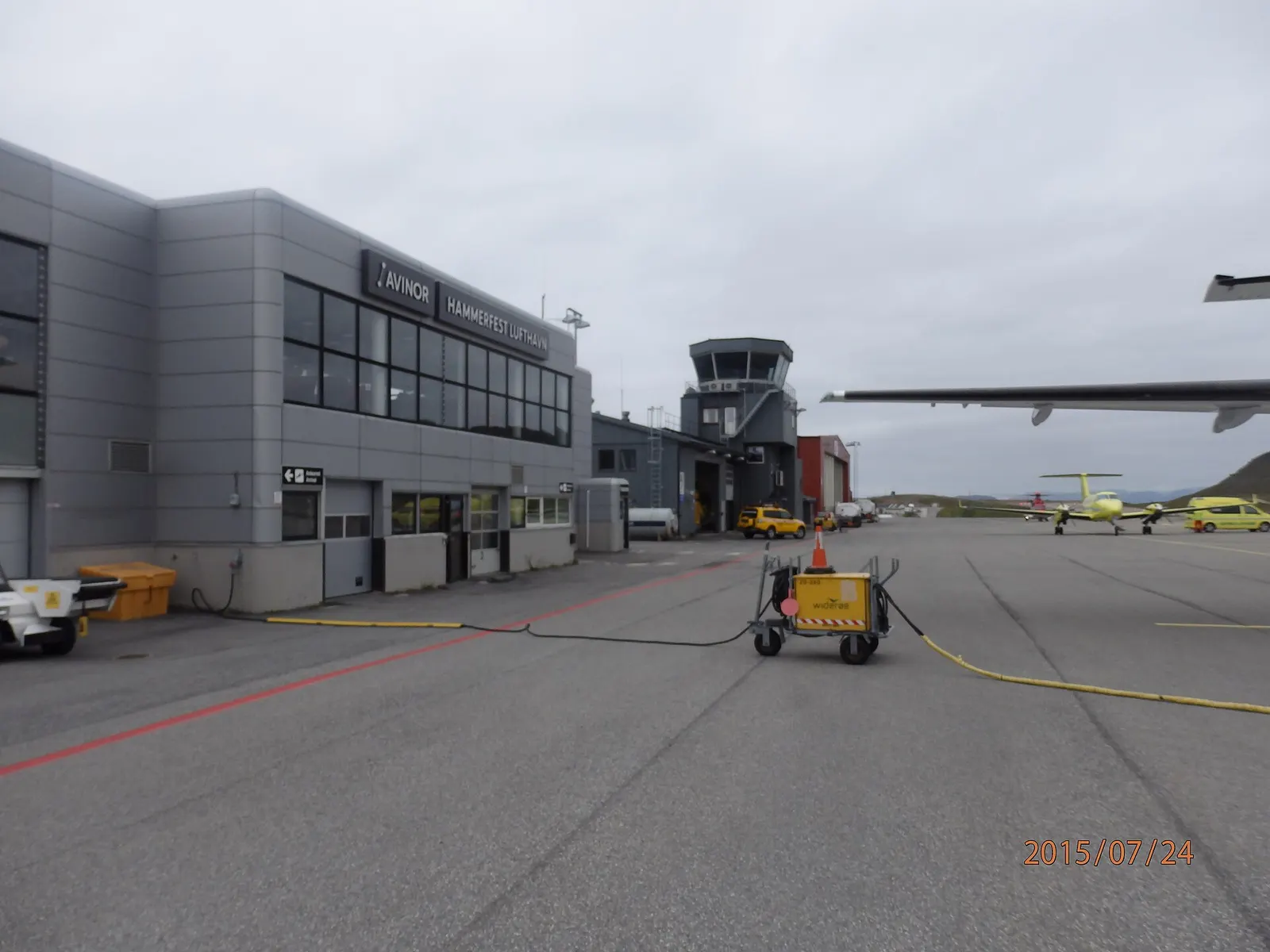 Hammerfest Airport terminal and apron in 2015