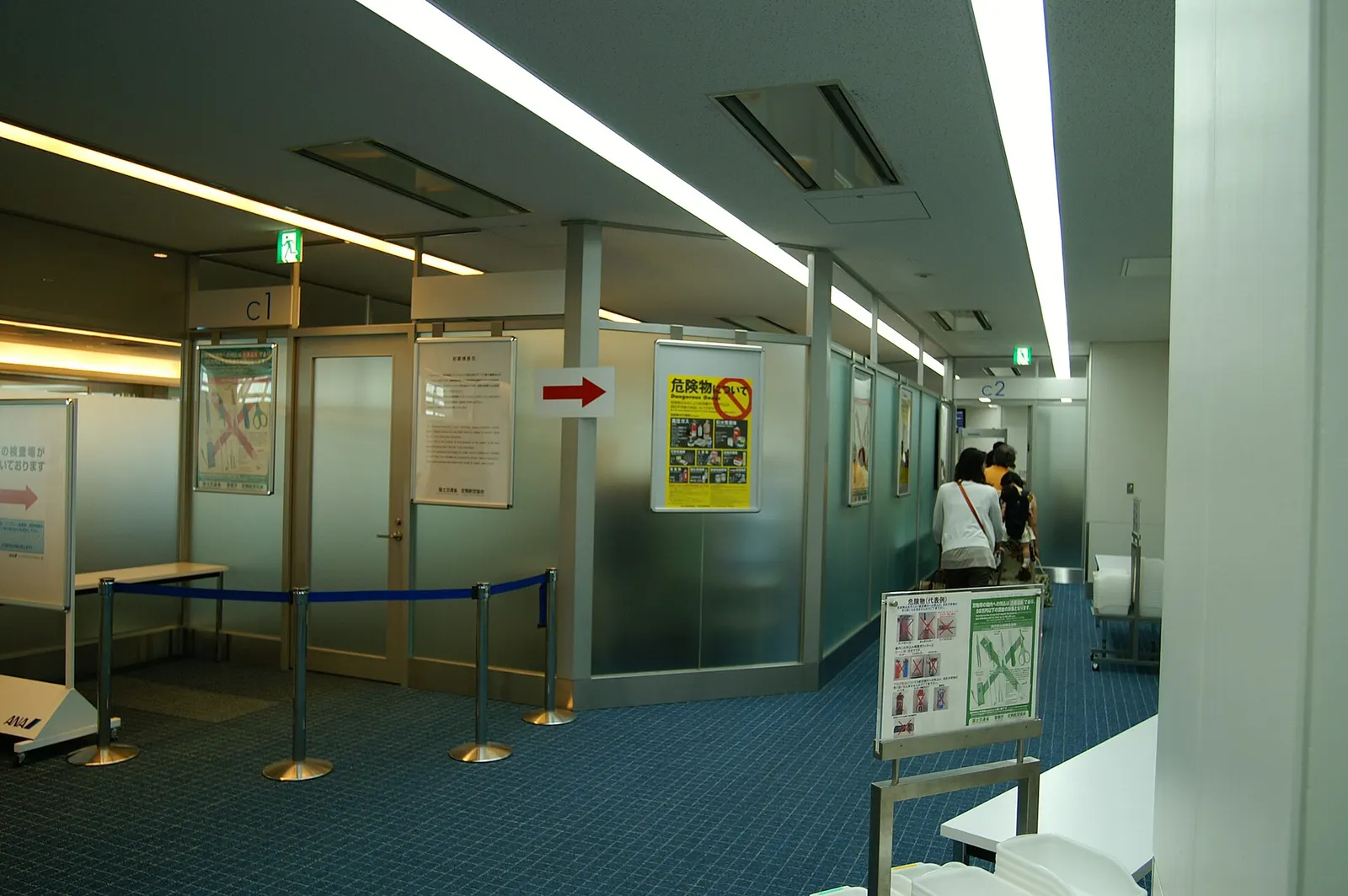羽田第2ターミナルの保安検査場C。 (2007/07/03 Tokyo International Airport, JAPAN)