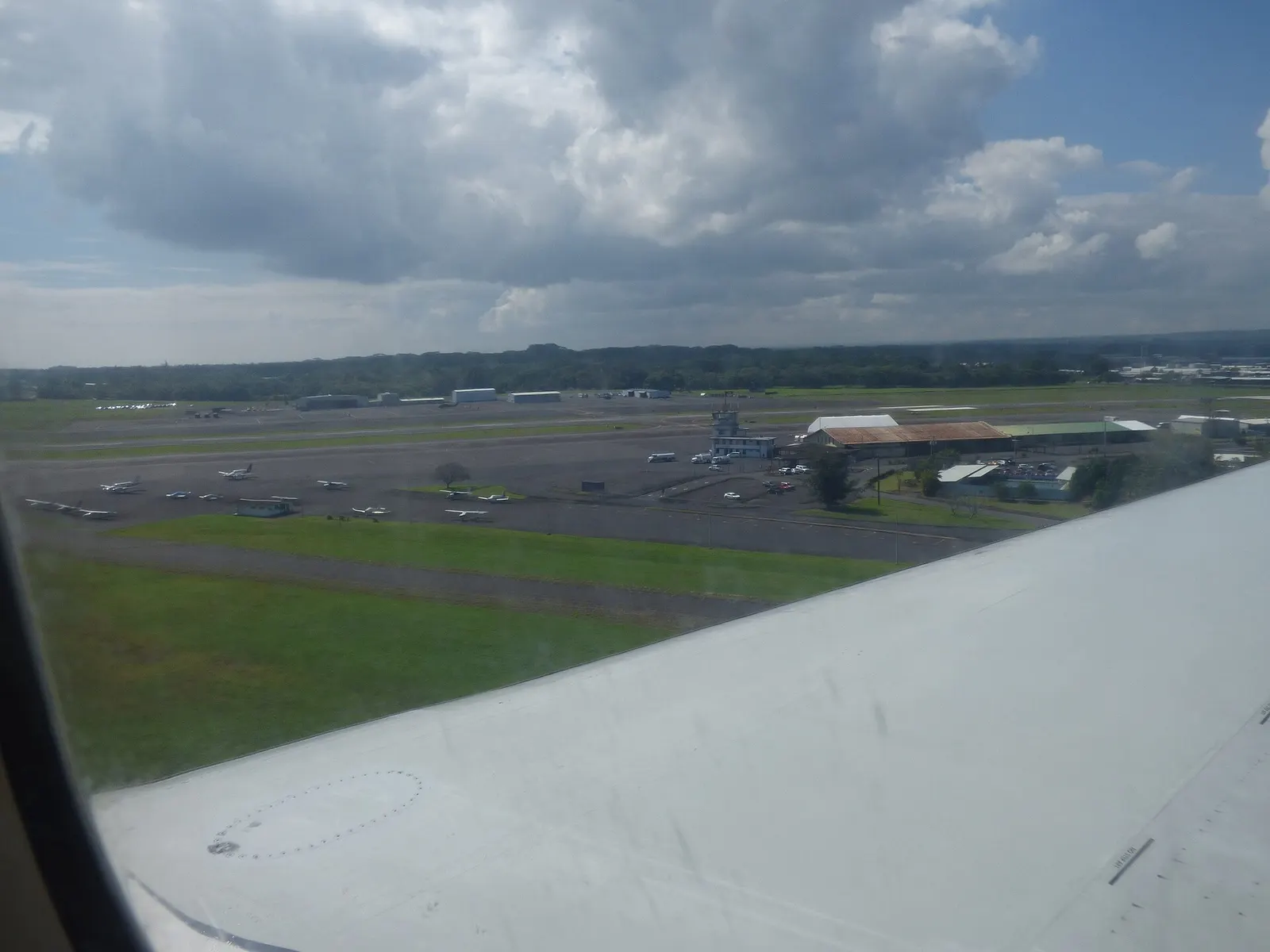 Aerial approach to Hilo International Airport, April 2018
