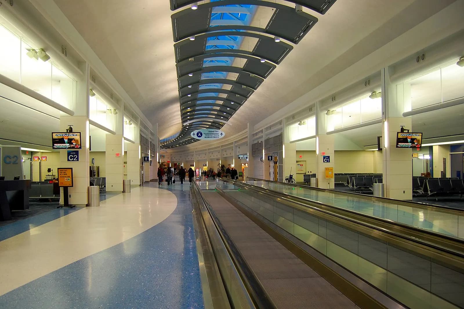 Jacksonville International Airport Concourse C looking toward C1–C2 after the 2008 rebuild