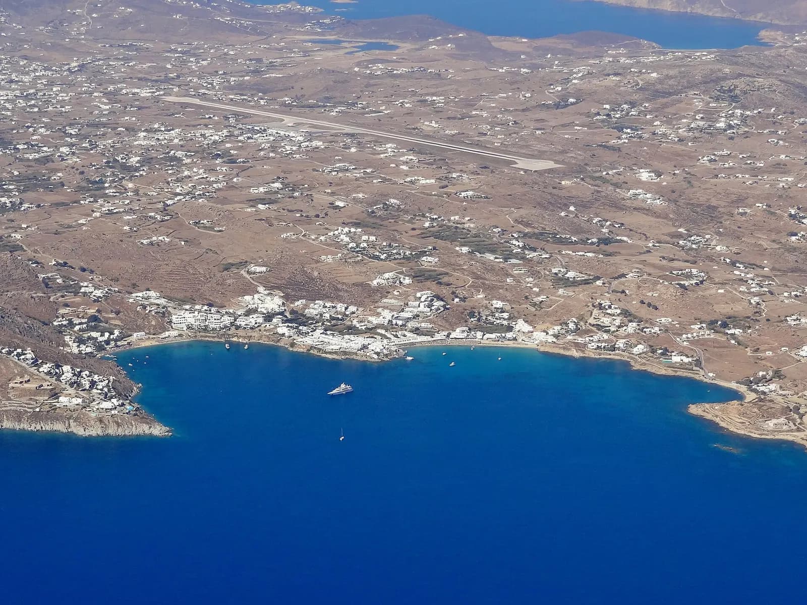 Küste bei Platis Gialos auf Mykonos, Kykladen, Griechenland