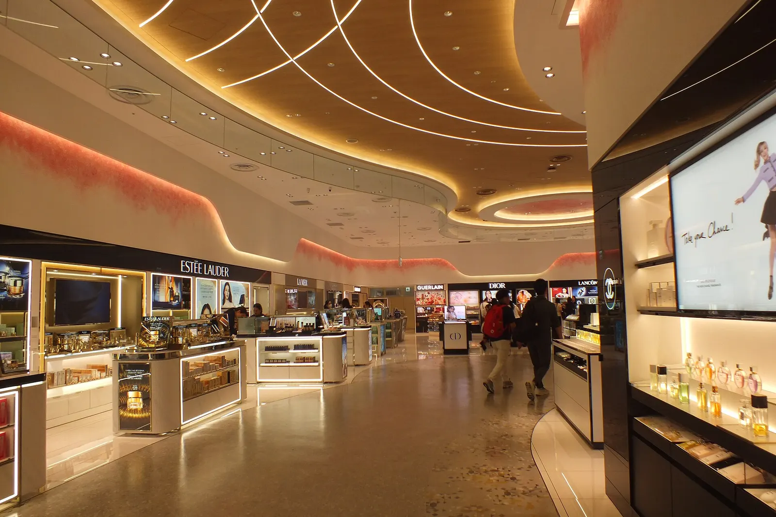 2025-06-05 Interior of Kansai International Airport Terminal 1 関西国際空港 (KIX)