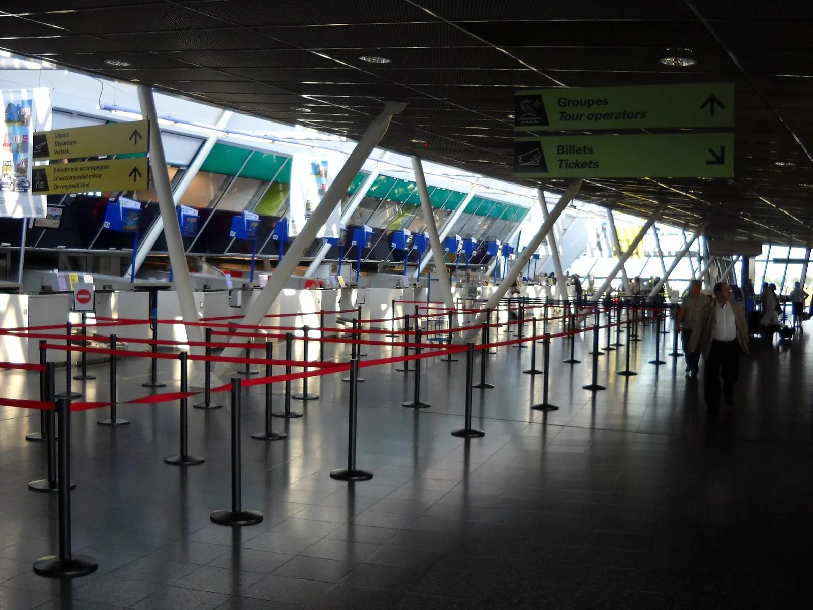 Lille-Lesquin Airport terminal interior check-in / public hall