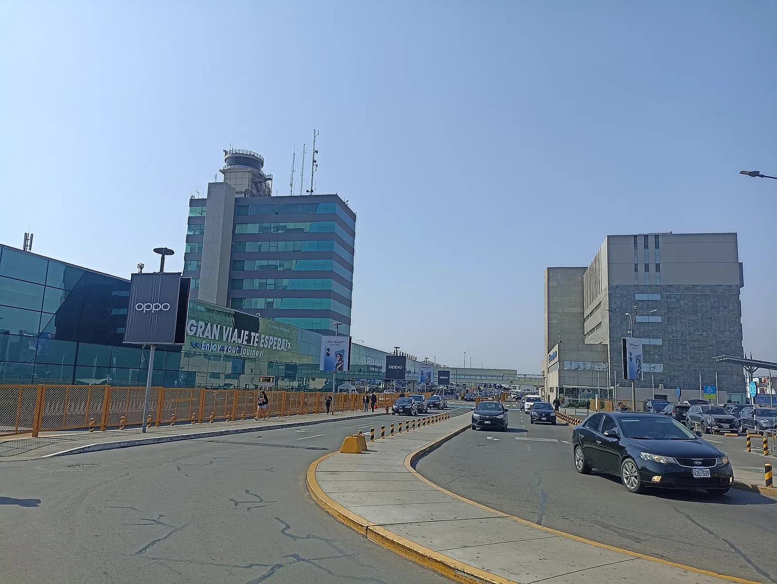 - El Aeropuerto Internacional Jorge Chávez - Hotel Costa del Sol Lima Perú 2023