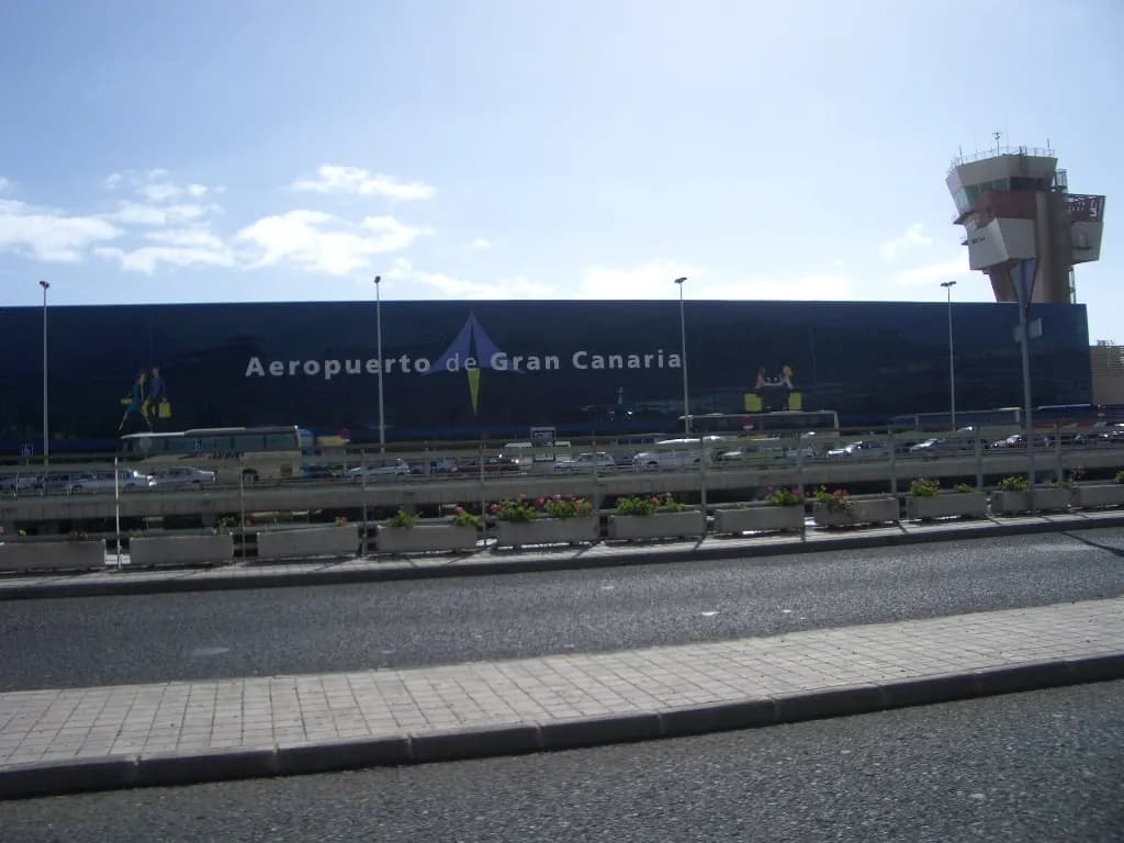 Front facade of Gran Canaria Airport terminal