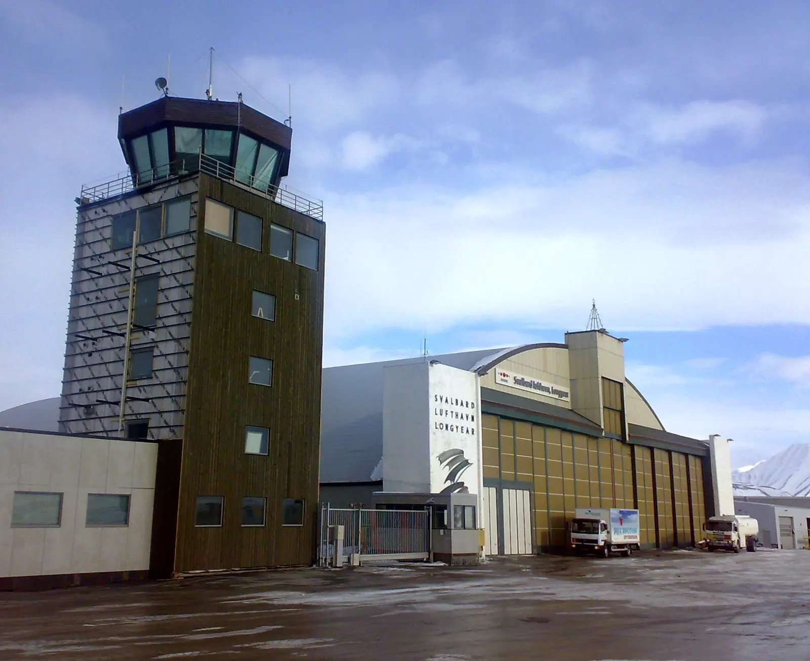 Svalbard airport, Longyear