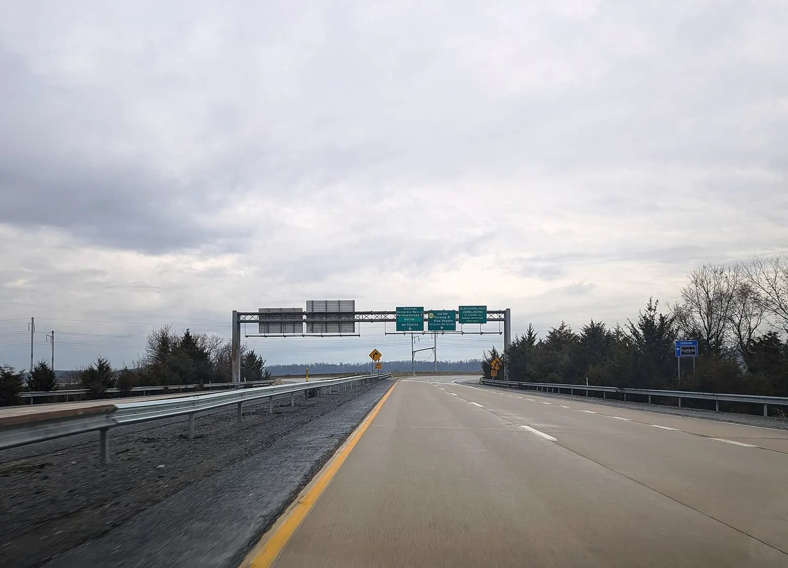 Southbound Harrisburg Airport Connector past PA 230, January 2025