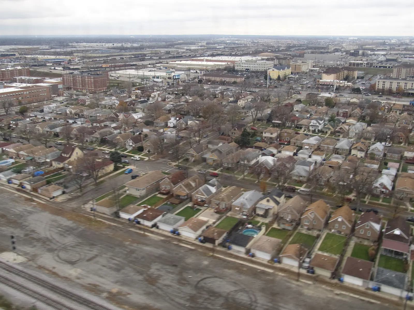 Final approach into Chicago Midway with Cicero Avenue and the compact mile-square airfield ahead