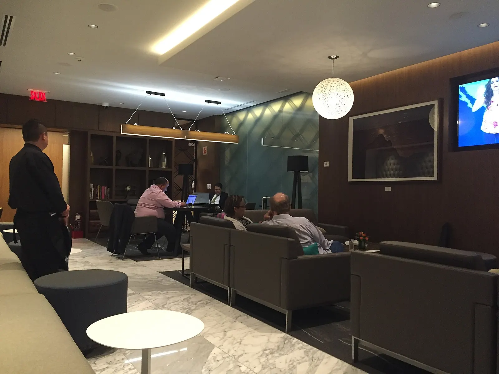 Salón VIP American Express Lounge en la Terminal 1 del Aeropuerto Internacional de la Ciudad de México.