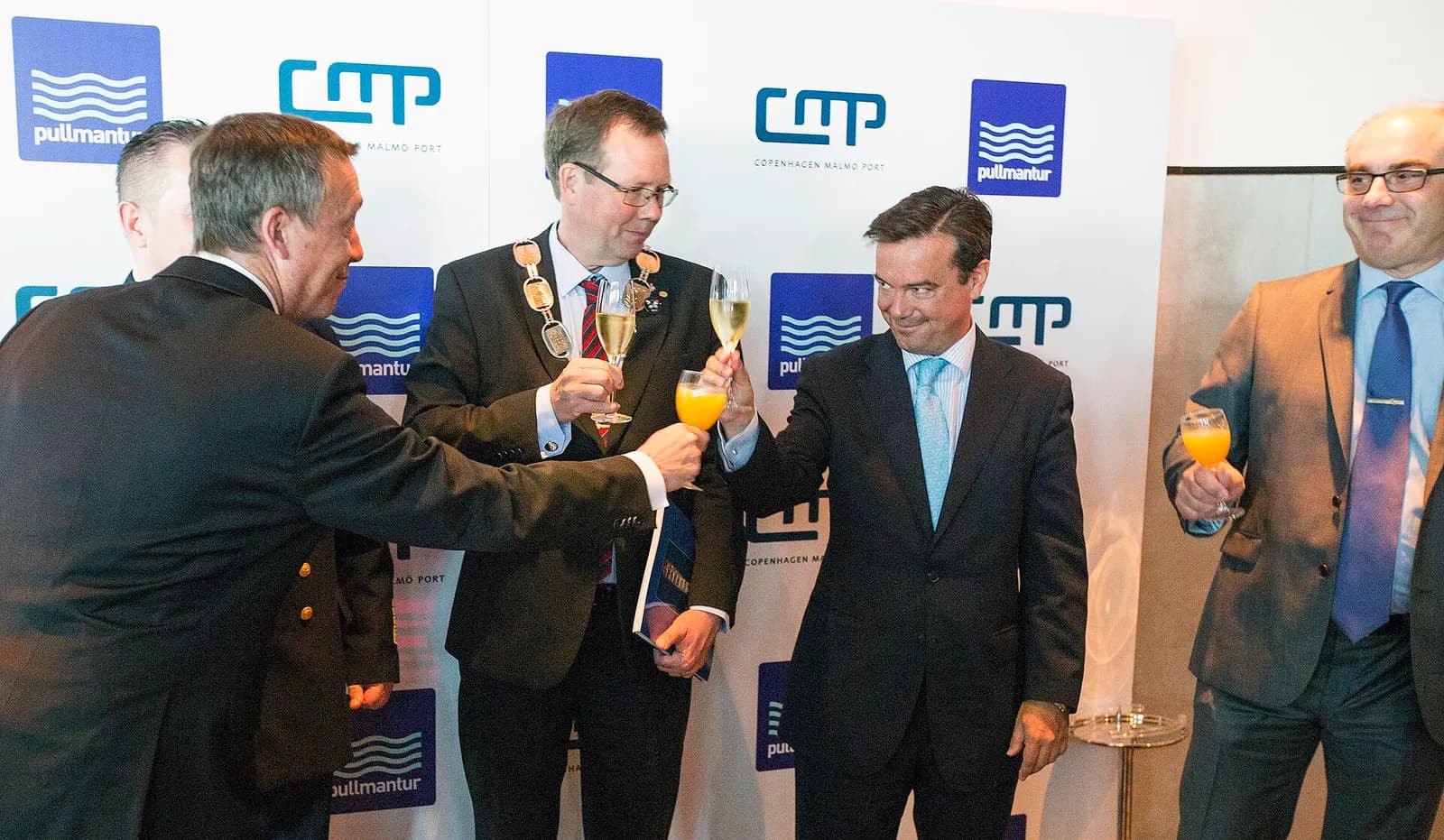 Från vänster: Johan Röstin, CEO Copenhagen Malmö Port, Kent Andersson (s) kommunfullmäktiges ordförande i Malmö, Eduardo Lópes-Puertas, VP Land operations & on board revenue Pullmantur samt Peter Weinhandl, flygplatschef Malmö Airport. Invigning av Malmös nya kryssningsterminal med rederiet Pullmant