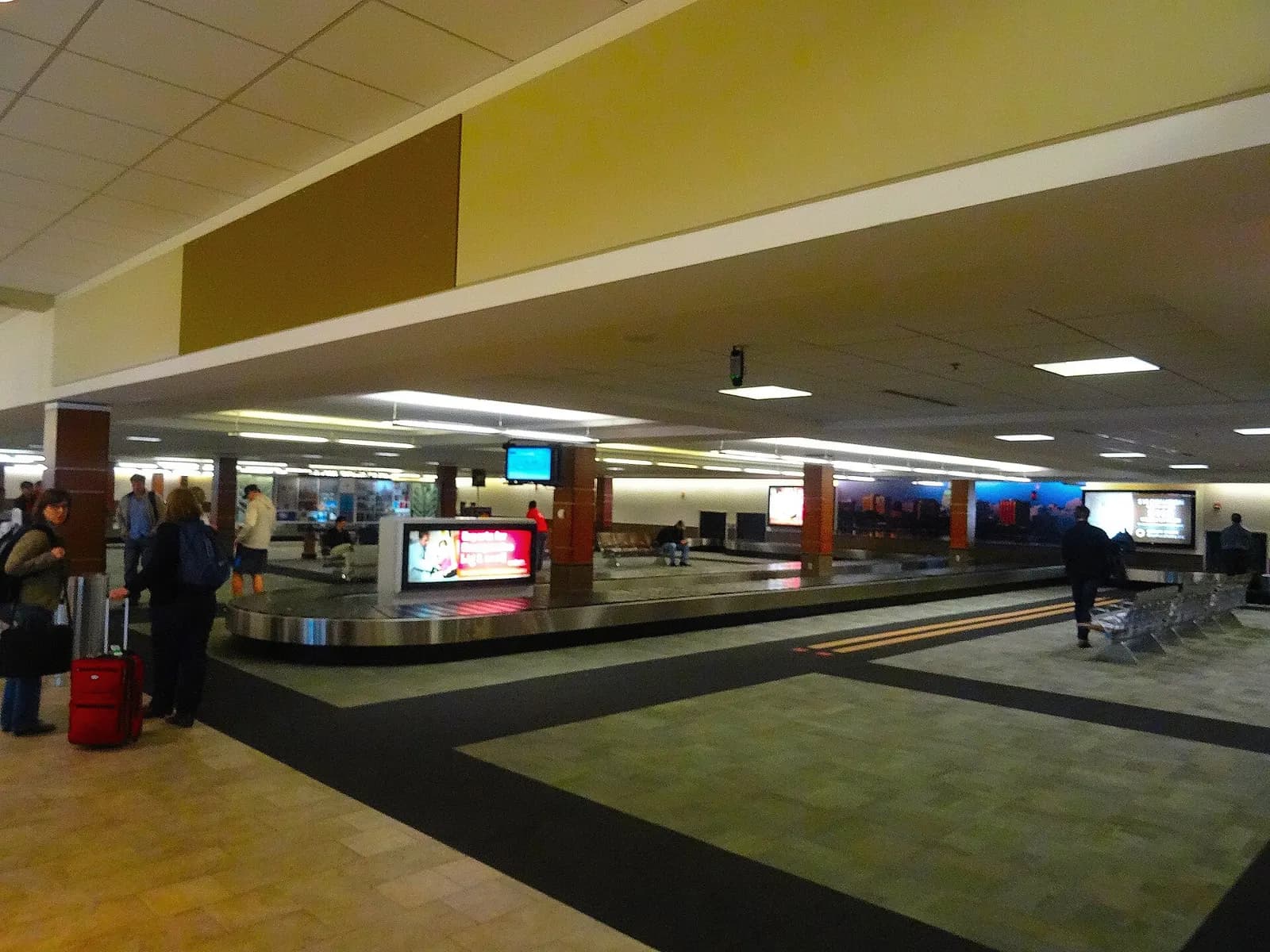 Baggage claim carousel 1 in the landside arrivals hall at Dane County Regional Airport, October 2015.