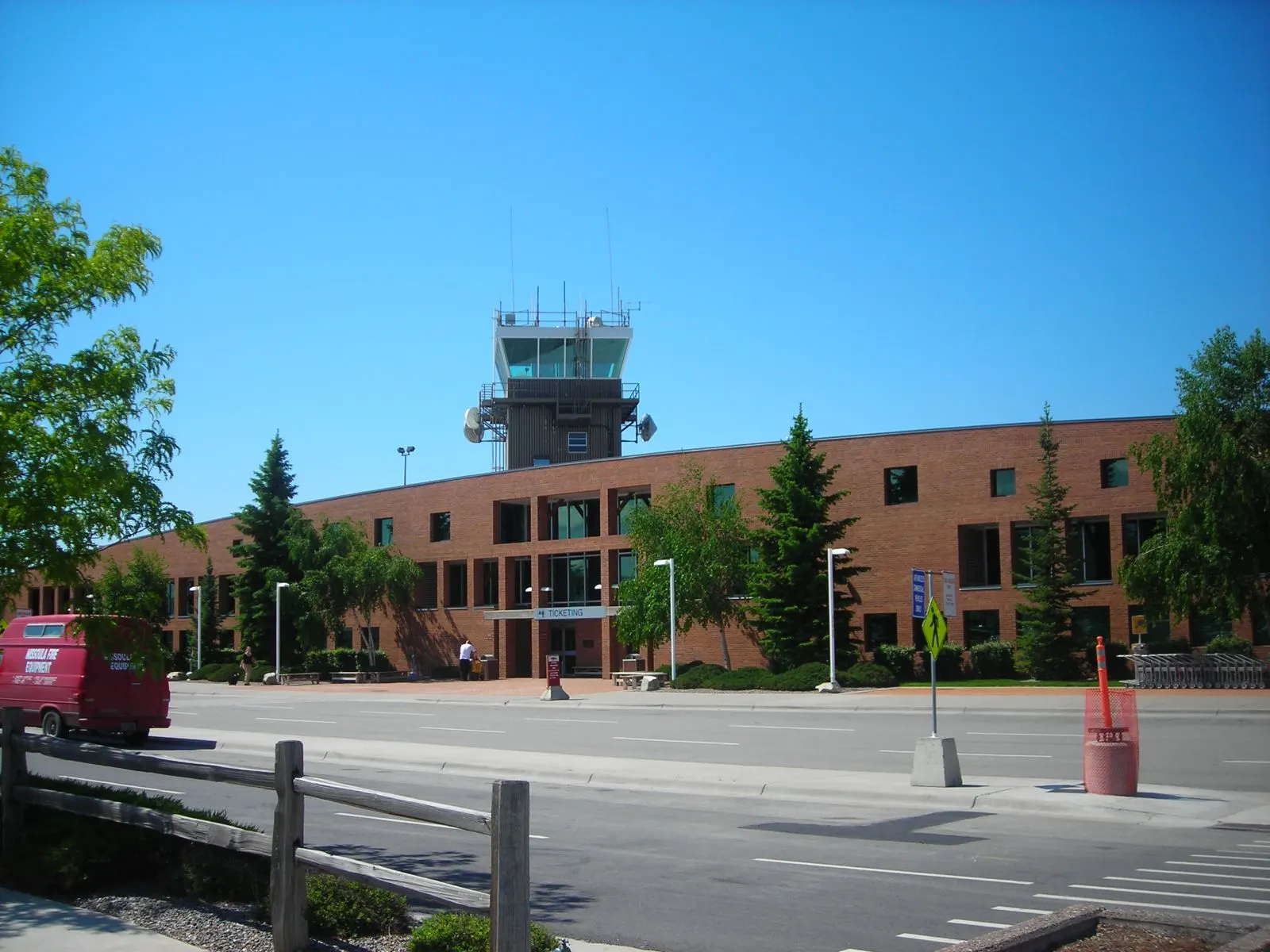 Former Missoula terminal exterior, May 2007