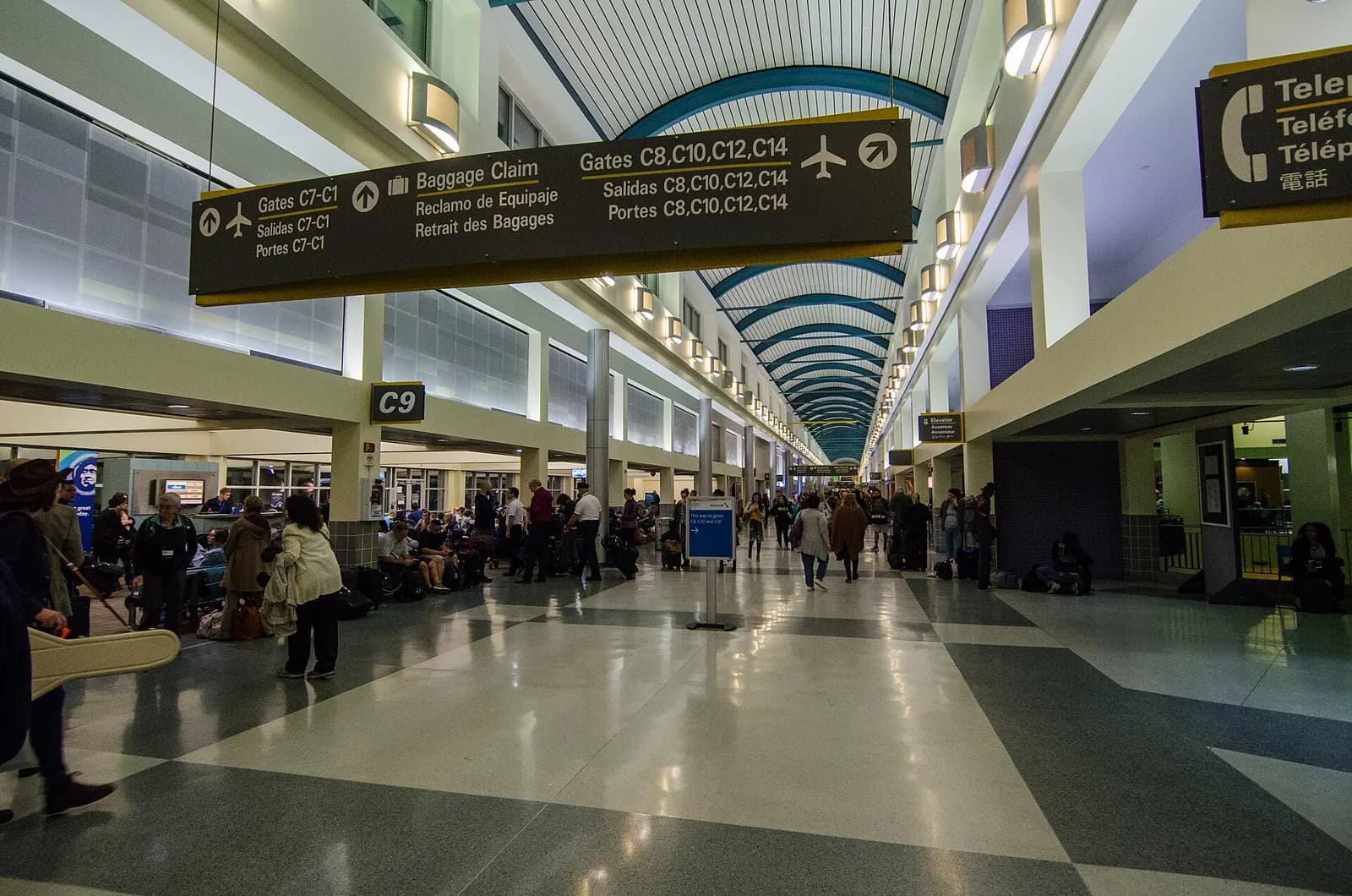 Louis Armstrong New Orleans International Airport - Last day of the old MSY Terminal.
